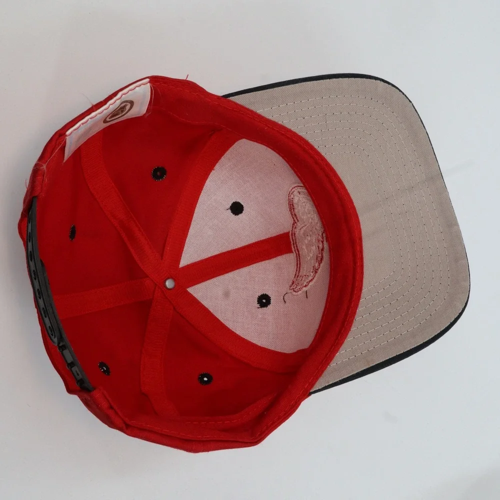 Detroit Red Wings Logo 7 Snapback Hat Mens OSFA Red Black Vintage NHL Hockey Cap